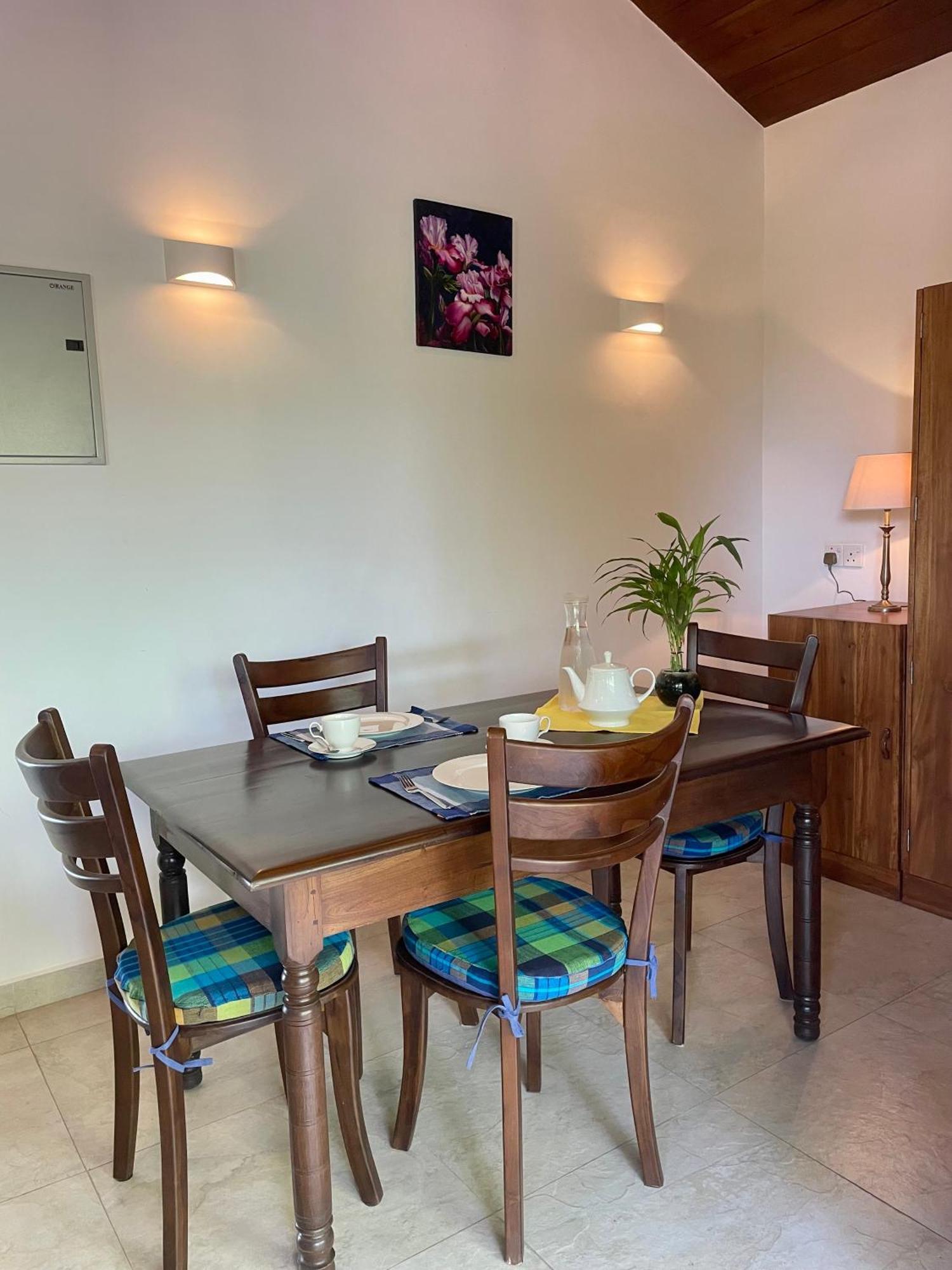 Apartment Khomba